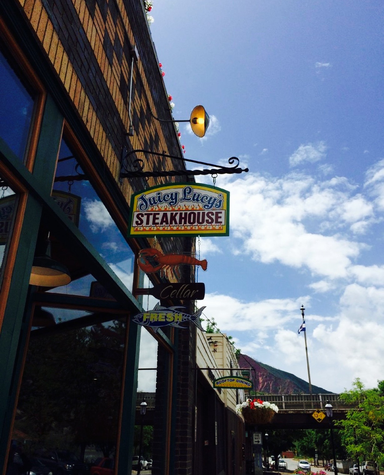 Juicy Lucy's Steakhouse餐厅图片