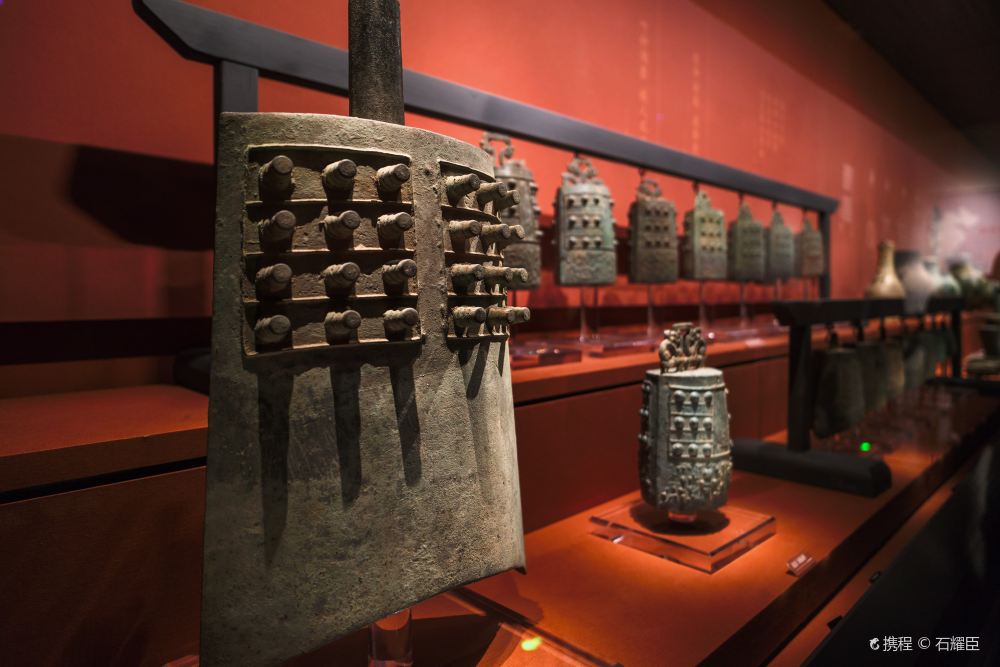 (3)国宝的魅力在于它背后的故事,我们为了更好的将镇馆之宝展现在大家