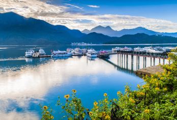 台中市区景点&日月潭一日游【10小时包车 l 台中出发】【台中出发，自由调配时间超弹性，交由专业的中／英 /日语司机载你四处走】