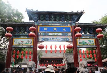 西安城墙+永兴坊+《驼铃传奇》秀一日游【魅力古城，边逛边玩】【西安城墙，一种特殊的情怀。环抱古城，垛口望烽火，箭楼听鼓音，静静守护着长安城的旧梦与新篇】