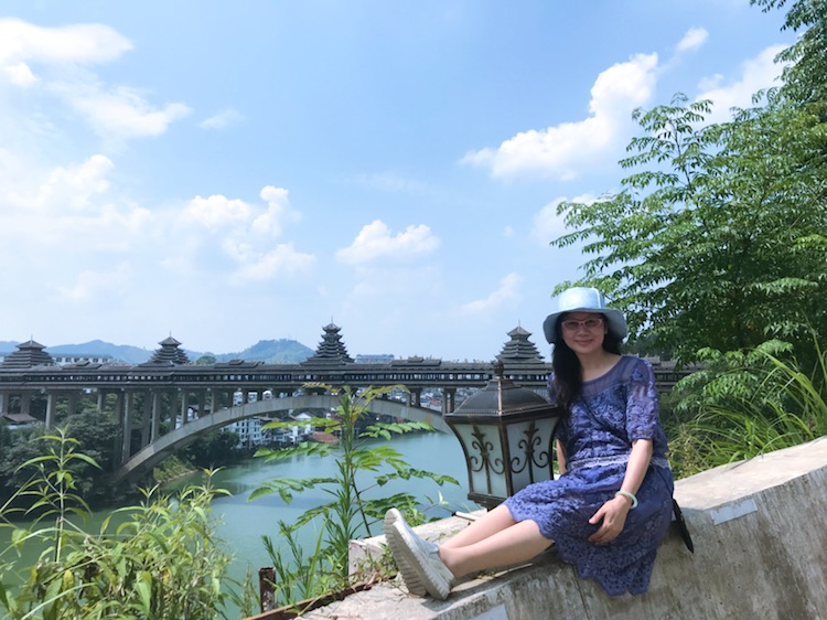 心里有桥，何惧风雨：三江风雨桥是世界上最长的风雨桥。 人生就像坐火车一样 过去的景色那样美，让你流连