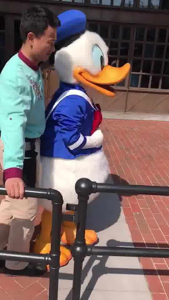 迪士尼最受欢迎的鸭鸭来惹