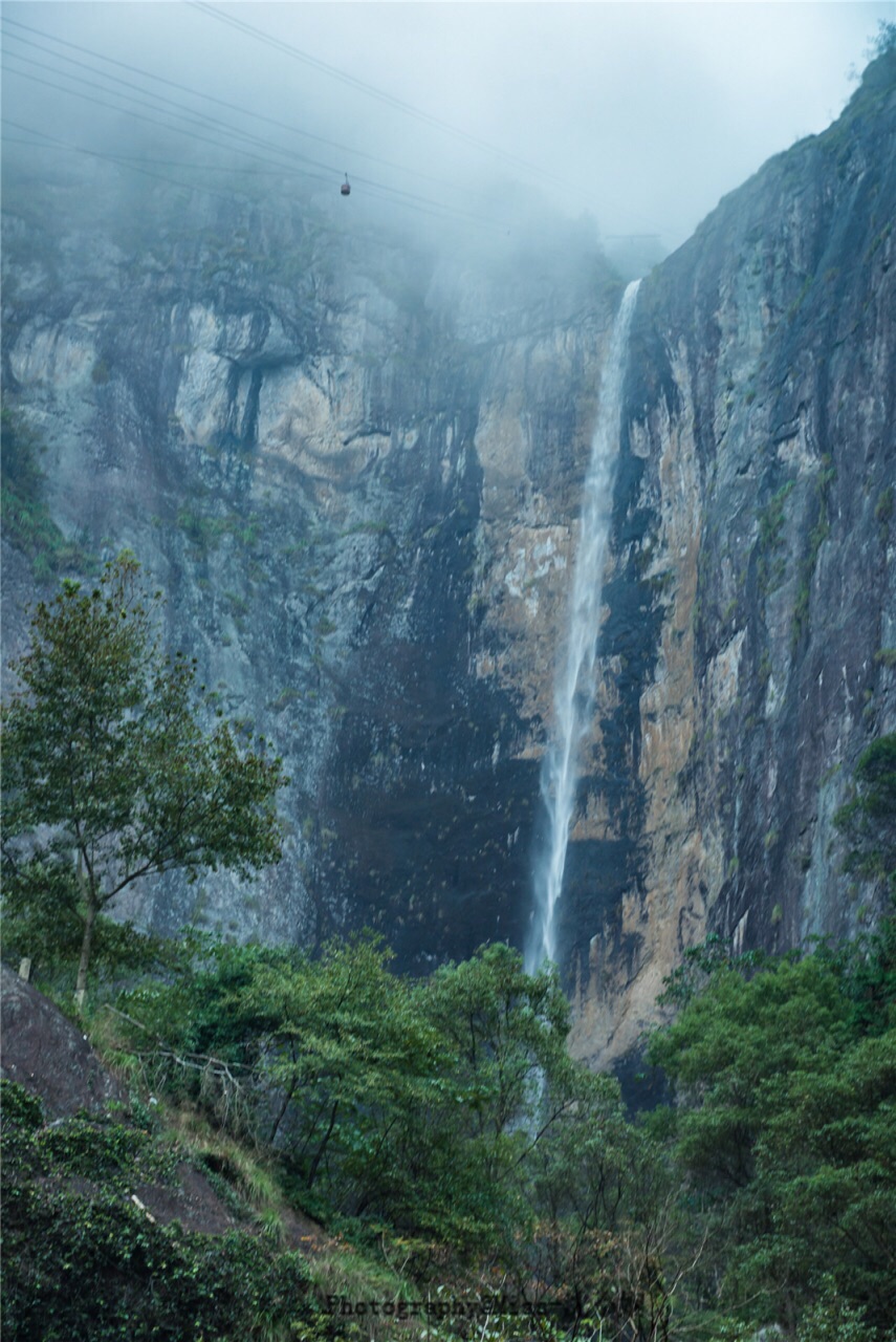 百丈瀑