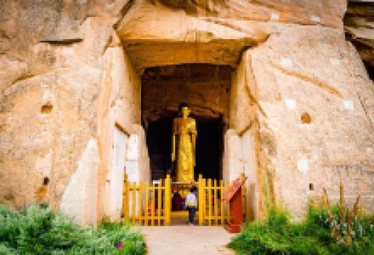 马蹄石窟群旅游区景点图片