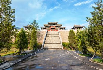 大同恒山+悬空寺拼车一日游【小车上门接送，超长游玩不限时】【[精品纯玩]纯玩0购物，没有隐形消费，5座车出行，游玩更舒适。】