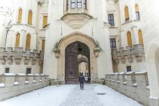 赫卢博卡城堡-伏尔塔瓦河畔赫卢博卡-樱井圆