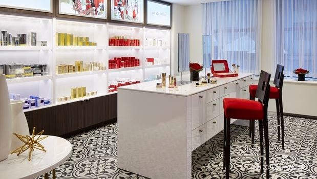 Elizabeth Arden Red Door Spa Travel Guidebook Must Visit
