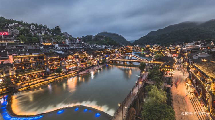 7D6N · Private Tours · Summer's First Choice: Changsha + Zhangjiajie, feel the evening breeze of Fenghuang Tuojiang, experience the glass bridge cruise of the Grand Canyon