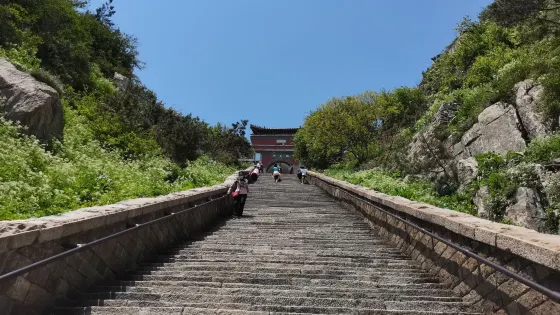 月觀峰