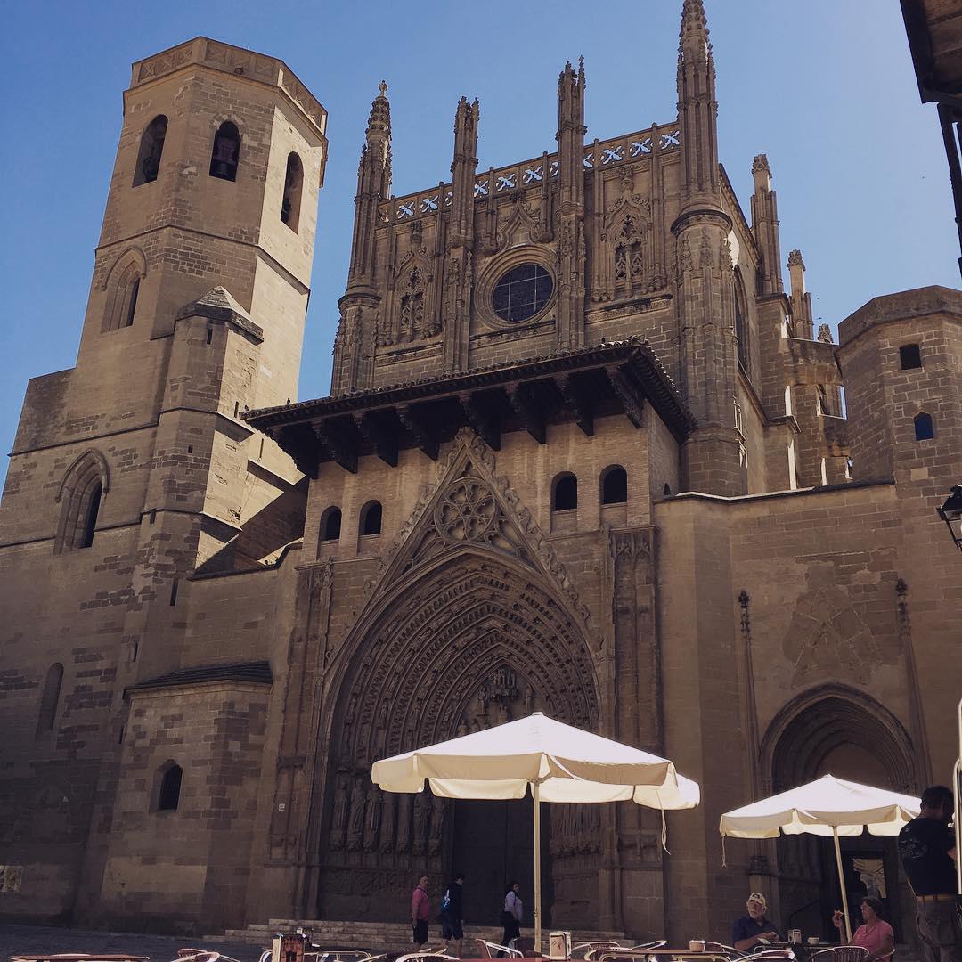 邂逅我所爱的Huesca Cathedral，一场值得纪念的旅行 一直对大教堂式的建筑风格有着特殊的