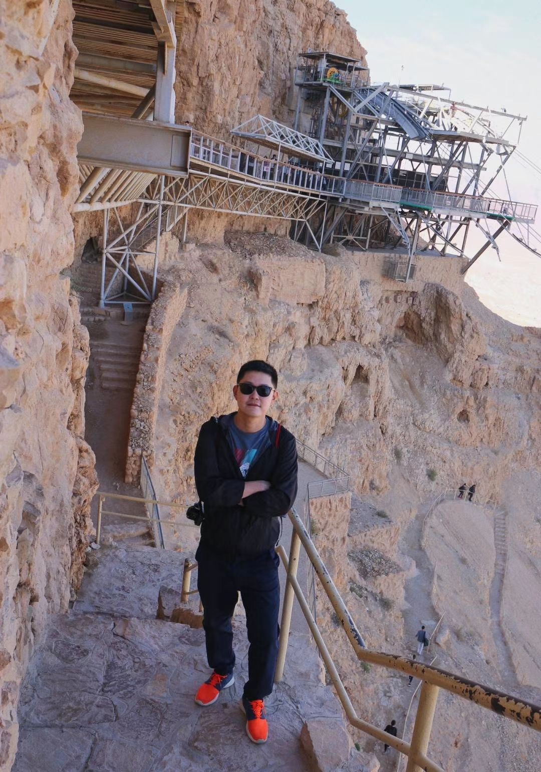 马萨达国家公园 （Masada）是犹太西律王宫殿城堡，公元1世纪被彻底摧毁，犹太人就此散居世界各地，