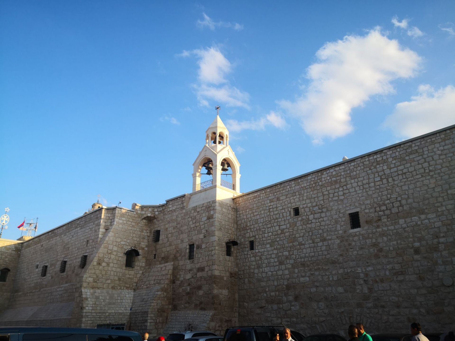 圣诞教堂，位于巴勒斯坦约旦河西岸城市伯利恒，是伯利恒一处主要的基督圣地，传统认为耶稣诞生于此地。这里