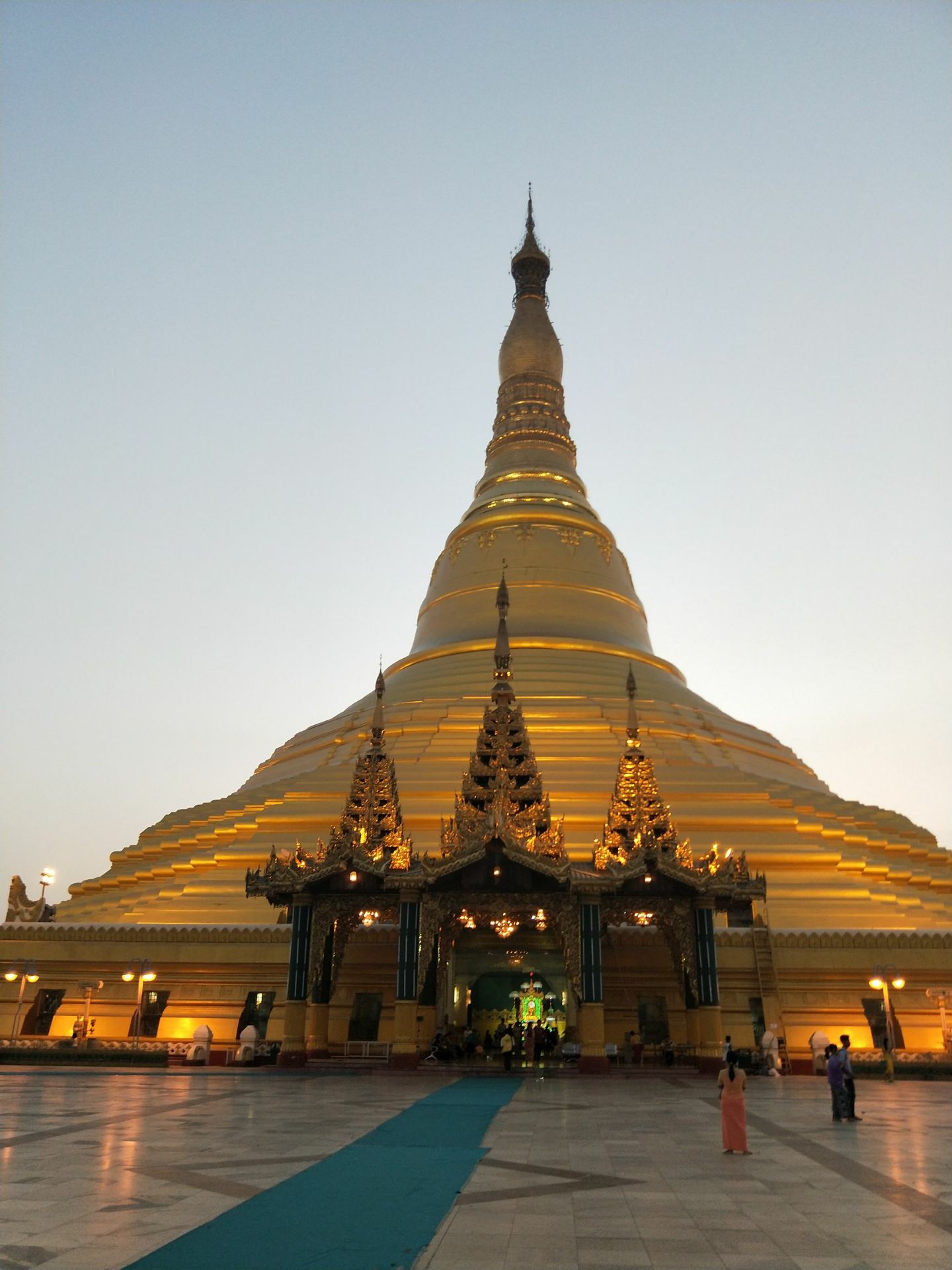 印象缅甸之三：内比都的大金塔，是仿照仰光大全塔建的，雄伟壮观！