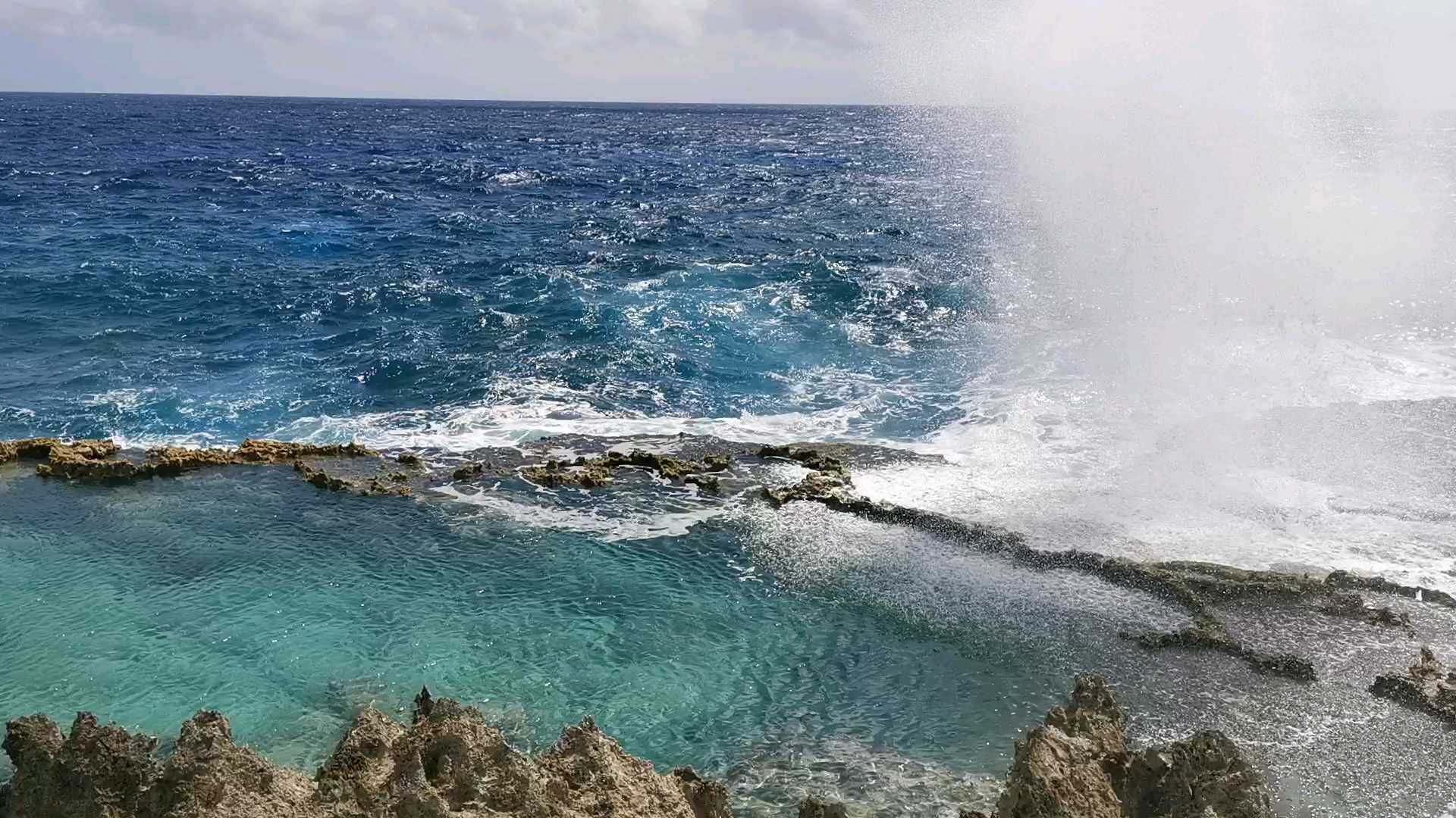 天宁岛的喷水海岸，誉为世界五大自然奇迹之一