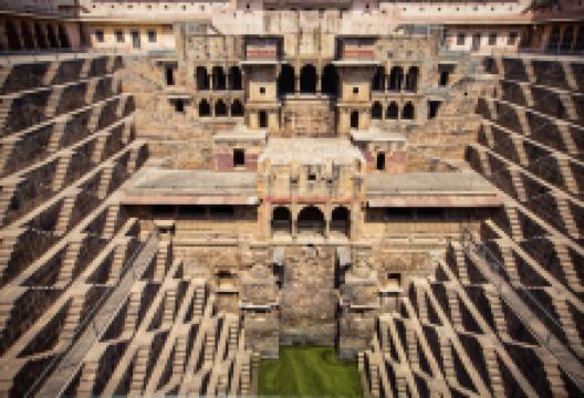 月亮深井景点图片