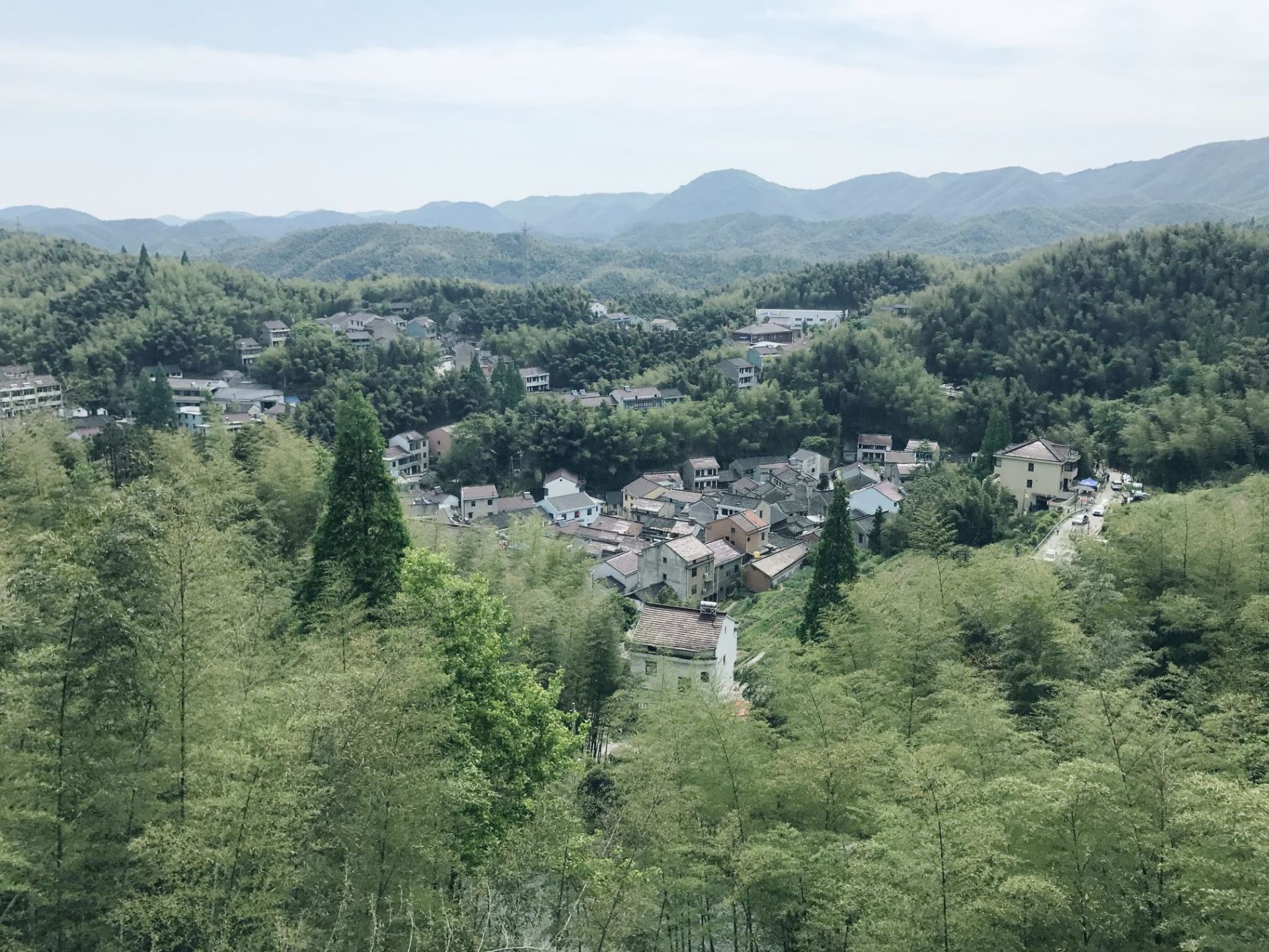 宁波余姚四明山⛰【景点攻略】 📍详细地址：位于浙江省宁波市的四明山。  🚗交通攻略：建议自驾或者包车