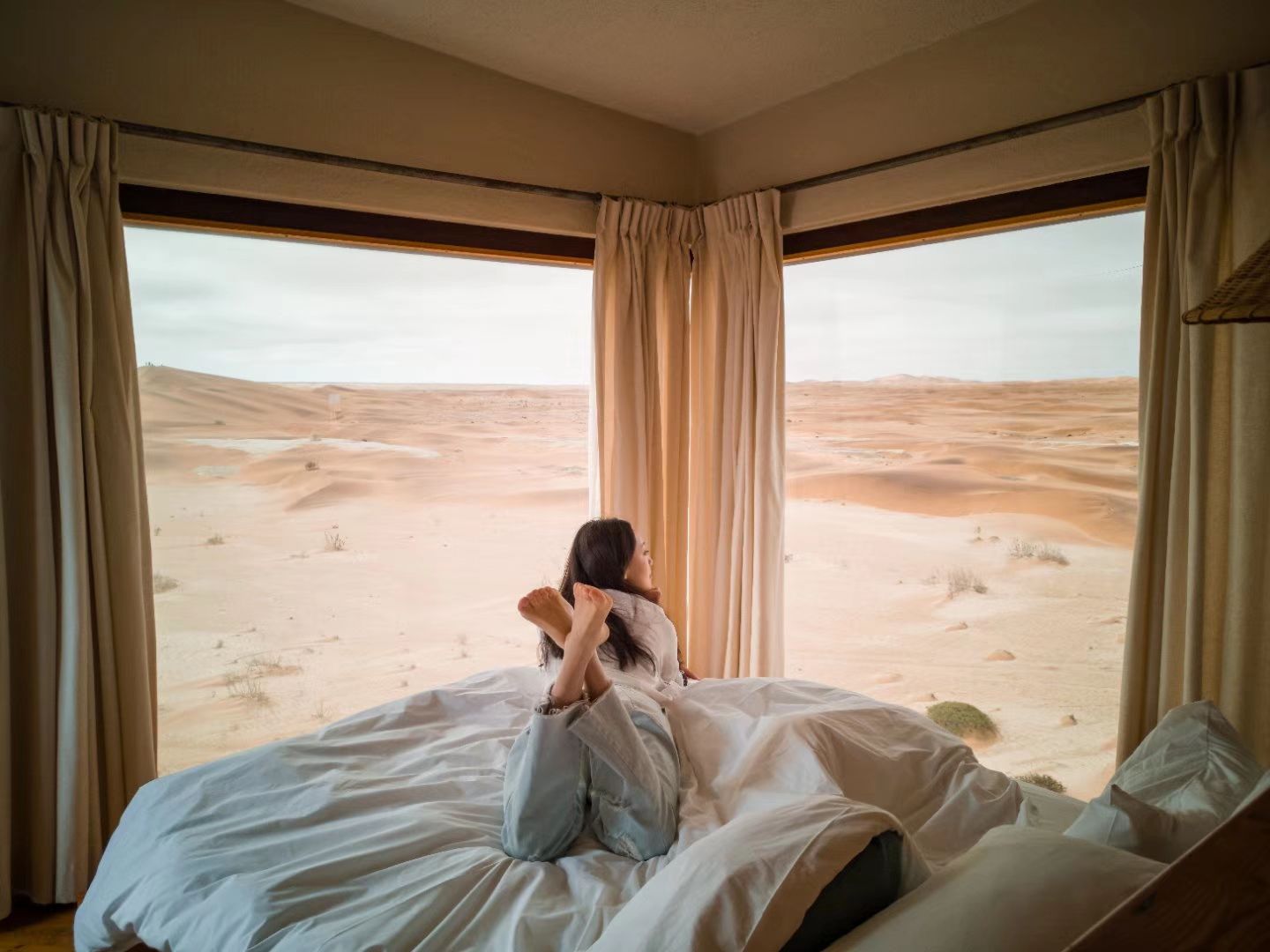 沙漠中的景观别墅酒店你值得拥有! 酒店名称： desert breeze lodge 这家酒店在 s