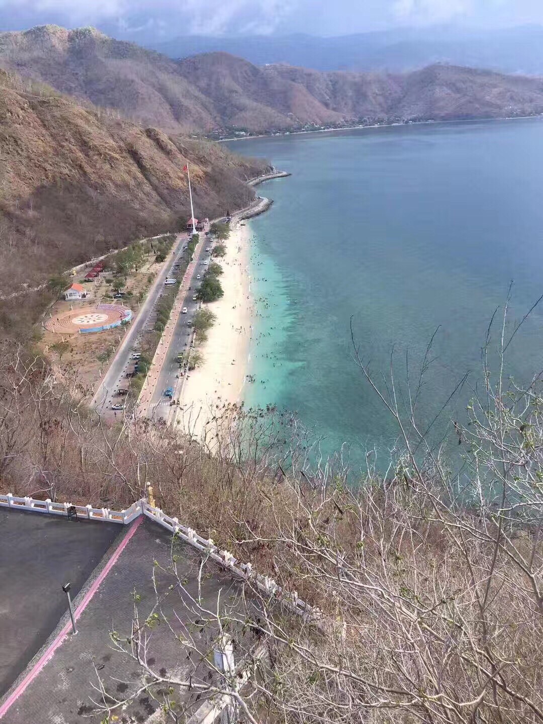 海景，海水清澈湛蓝，未经开发，原生态自然，非常美！