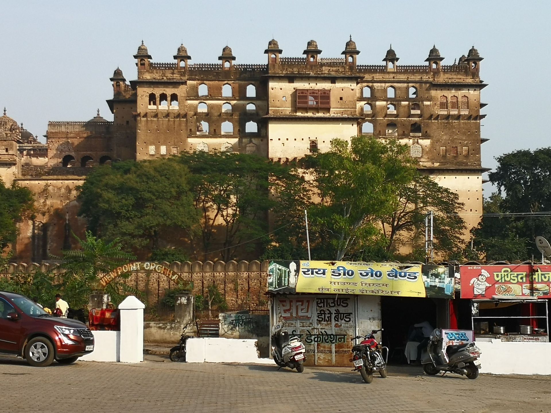 印度见闻之十七 欧查古堡 欧查古堡的raja宫殿建于1501—1531年，融合了印度教与伊斯兰教两种