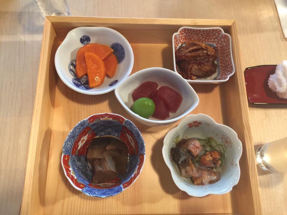 Kukuri是在休斯顿的一间日本料理，非常安静的环境，寿司上的生鱼片很新鲜。特别喜欢吃他们的しゃぶし