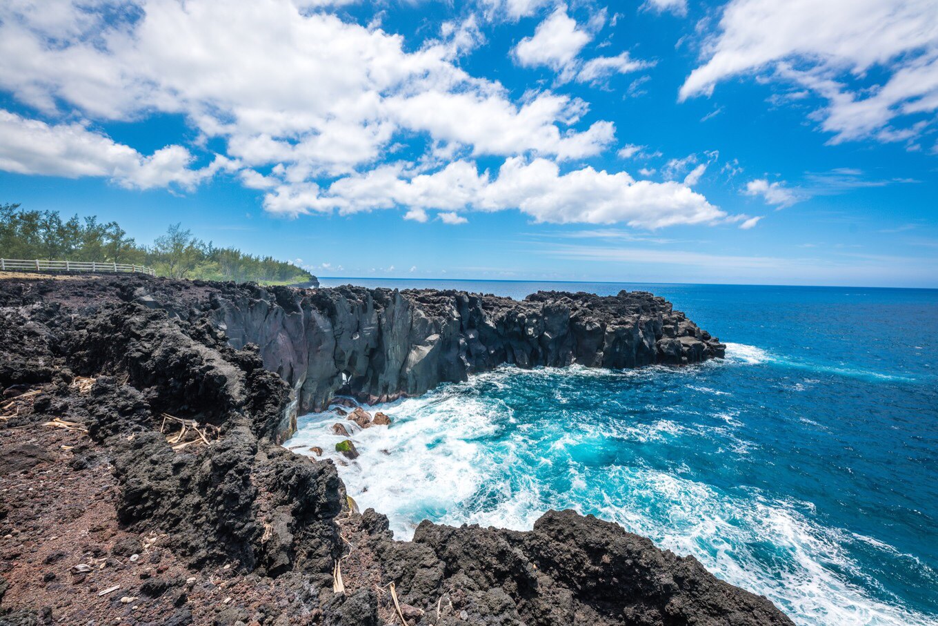 危险角（Cap Méchant ） 推荐指数：⭐️⭐️⭐️⭐️⭐️ 优点：火山岩形成的独特地貌，难得