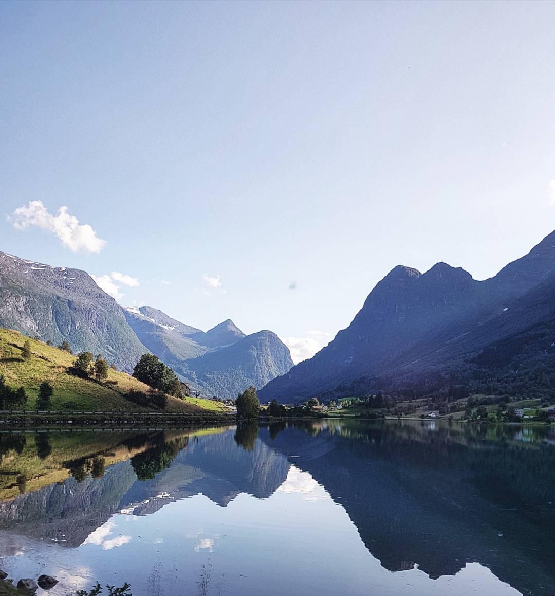 诗情画意的绝美小镇——Olden  开放时间：全天开放 地址：地址：Stryn, Norway 交通