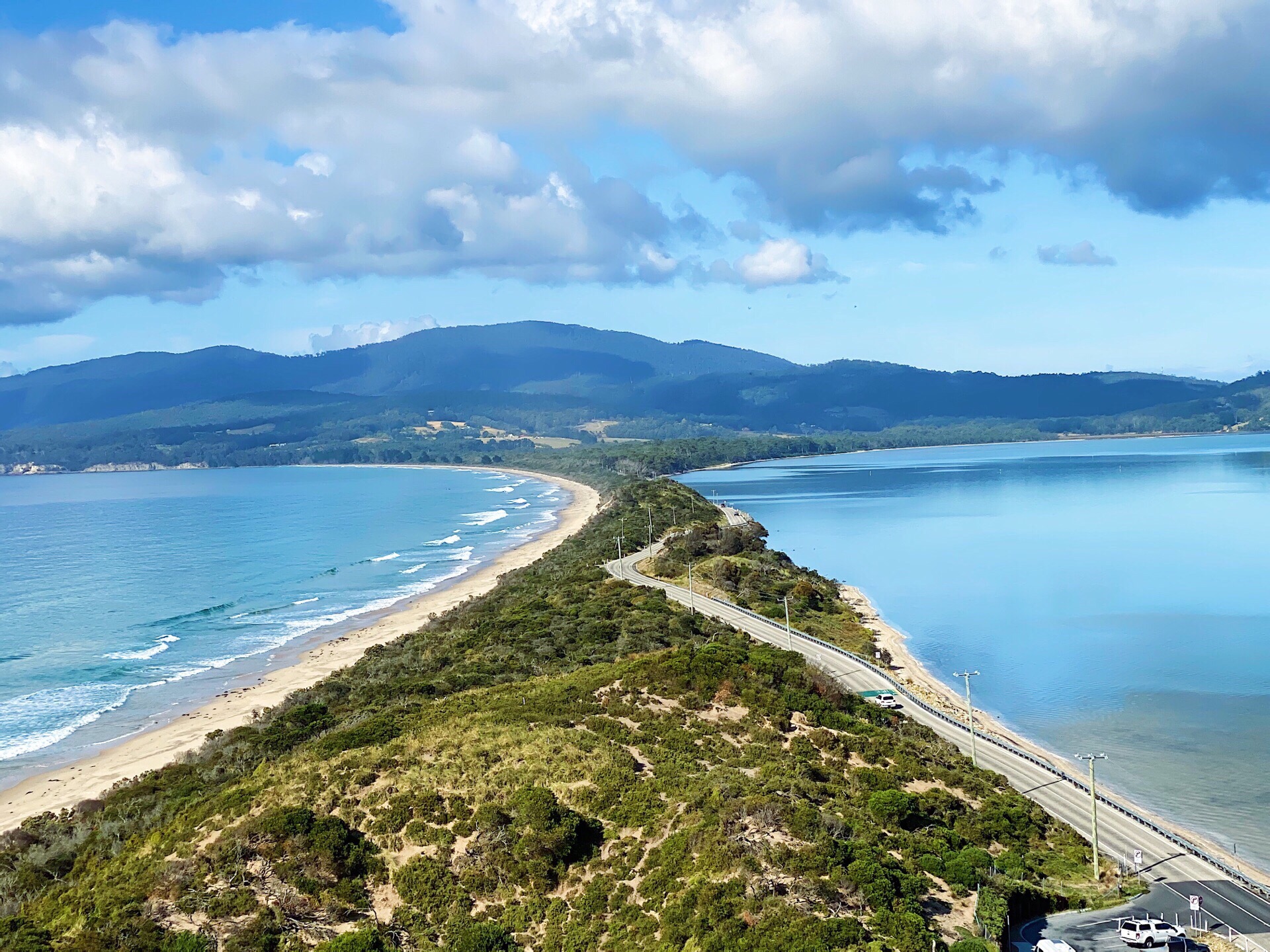 今天游玩了塔斯马尼亚州著名的旅游胜地布鲁尼岛Bruny island。 布鲁尼岛 位于塔斯马尼亚州东