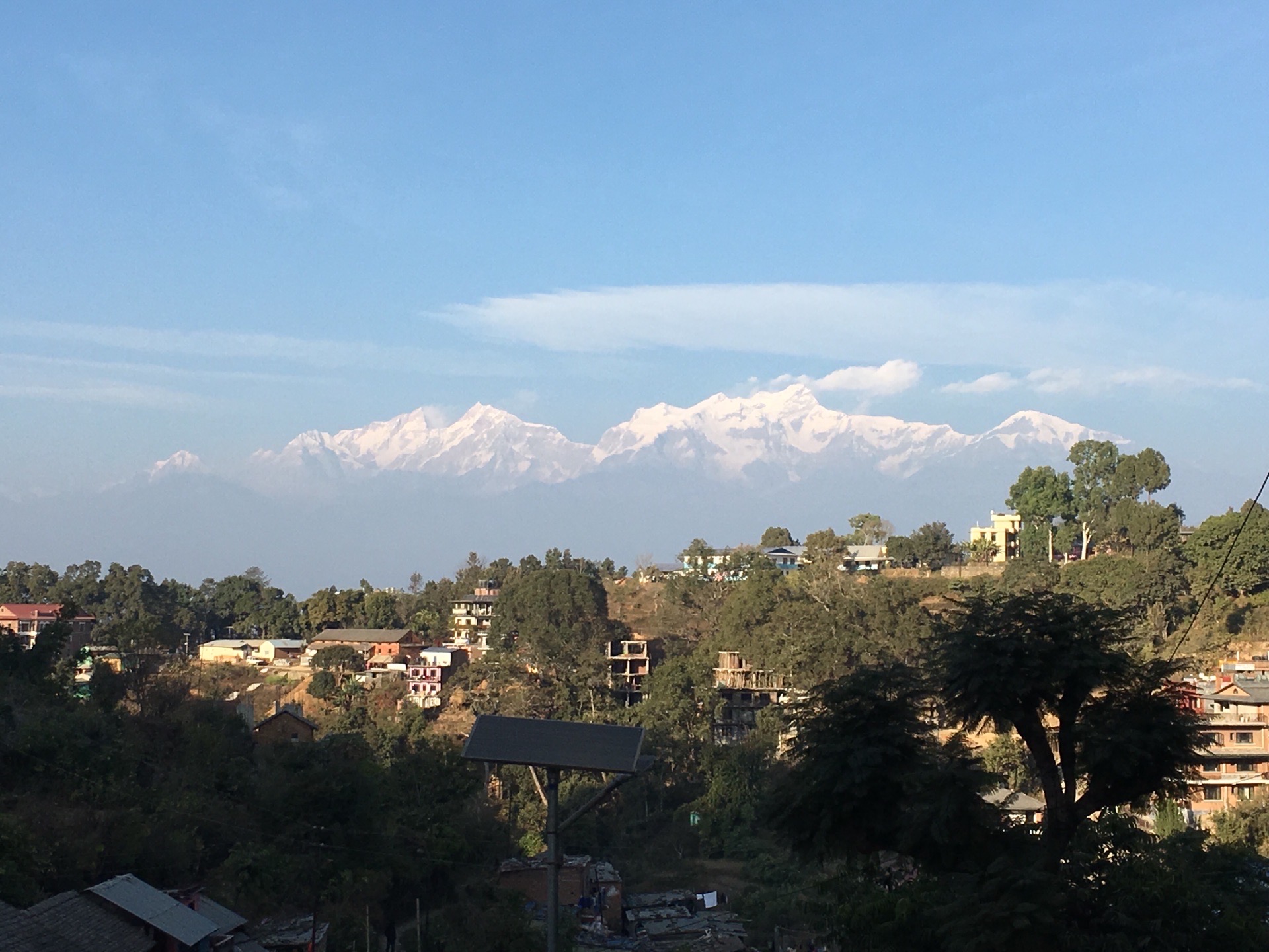 纳加阔特是尼泊尔靠近喜马拉雅山的一处村庄，位于一座正对着喜马拉雅山的山脊上，被称为“喜马拉雅山的观景
