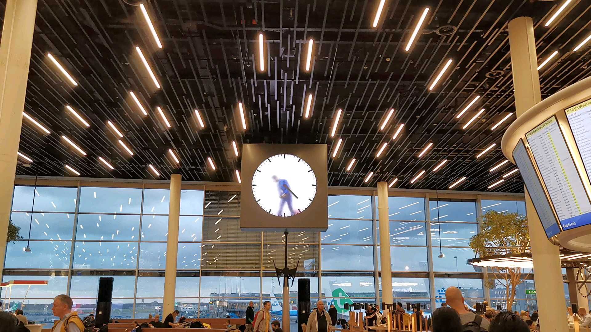 阿根廷+南极之旅第二篇。去阿根廷在这里转机，打卡荷兰阿姆斯特丹史基浦机场真人擦钟。