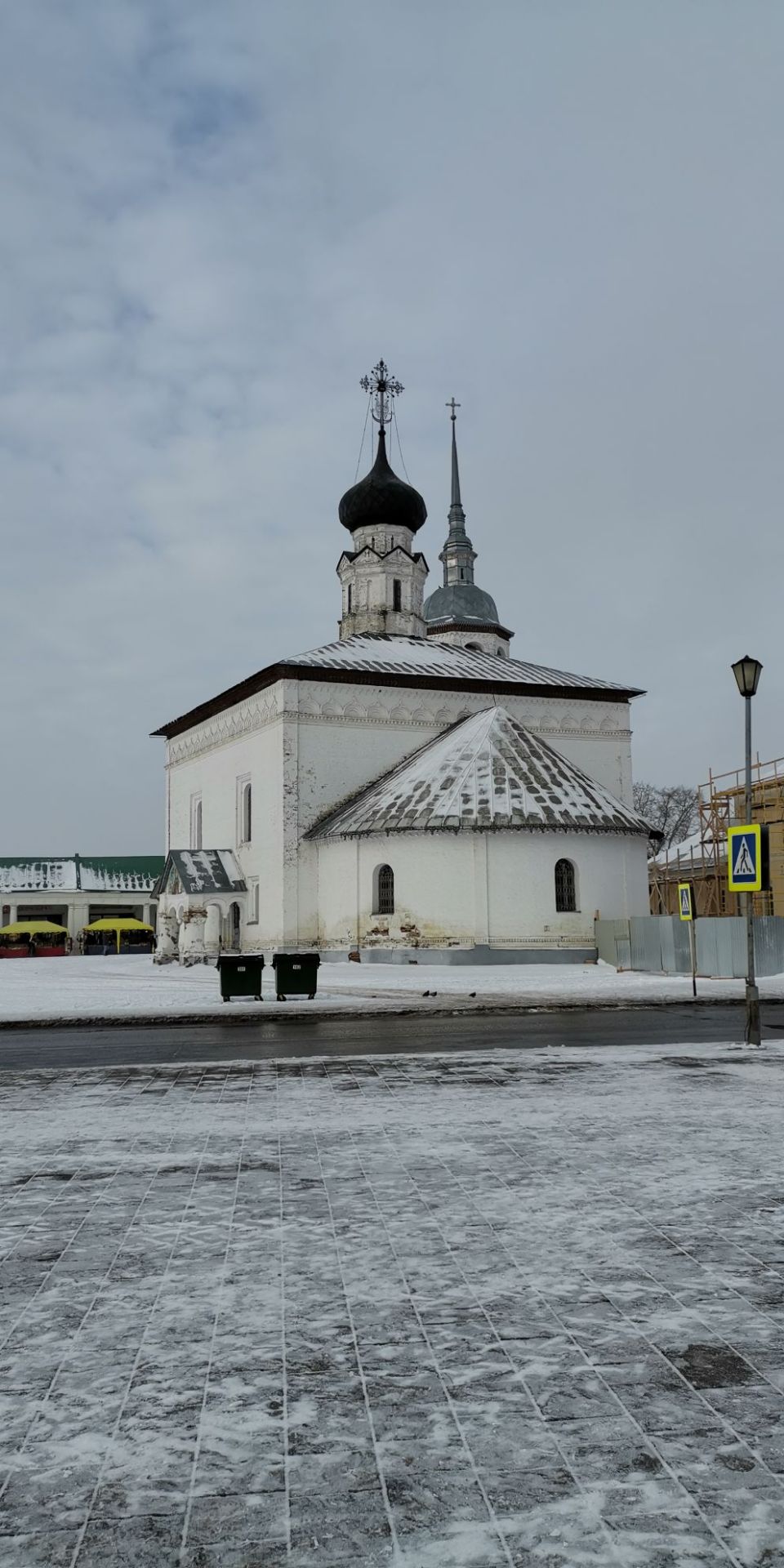 苏玆达尔是俄罗斯最早的聚居地之一，曾经是俄罗斯第二大的政治及宗教中心。苏玆达尔的俄文意思是