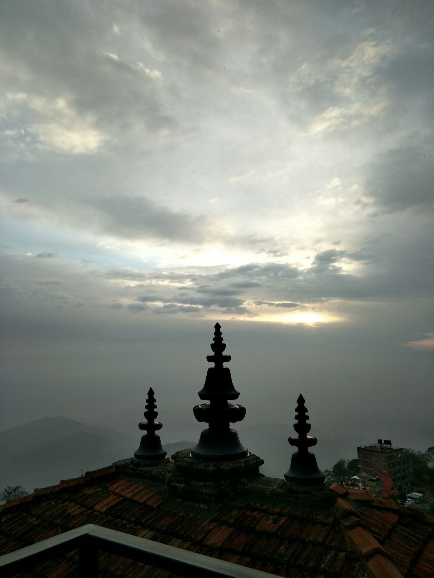 纳加轮特，尼泊尔之旅的最后一站，这是山顶的一家别墅酒店。据说65刀一晚，一定要来住住，就在别墅顶楼可