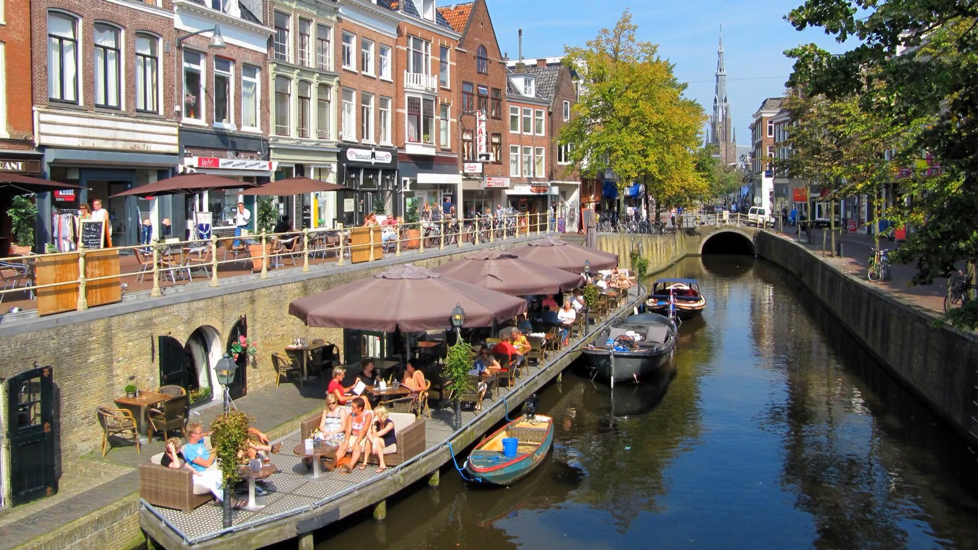 世界上拥有最多名字的城市，仅700年历史，却有255个名字。通常去荷兰旅行的朋友，大都会在阿姆斯特丹