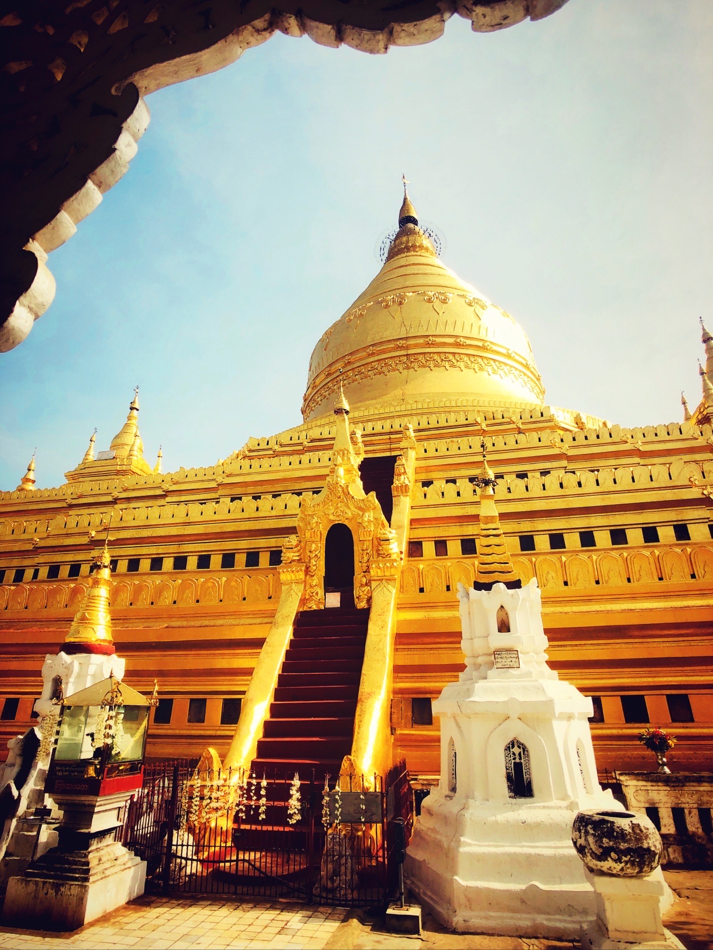 蒲甘佛塔的地标之一，缅甸建筑的源头，瑞喜宫佛塔