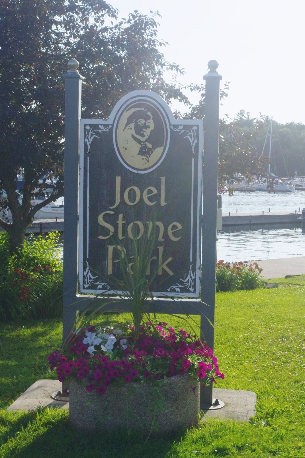 我在这里#  Joel Stone Heritage Park   听名字就知道了 公园跟一个叫Jo