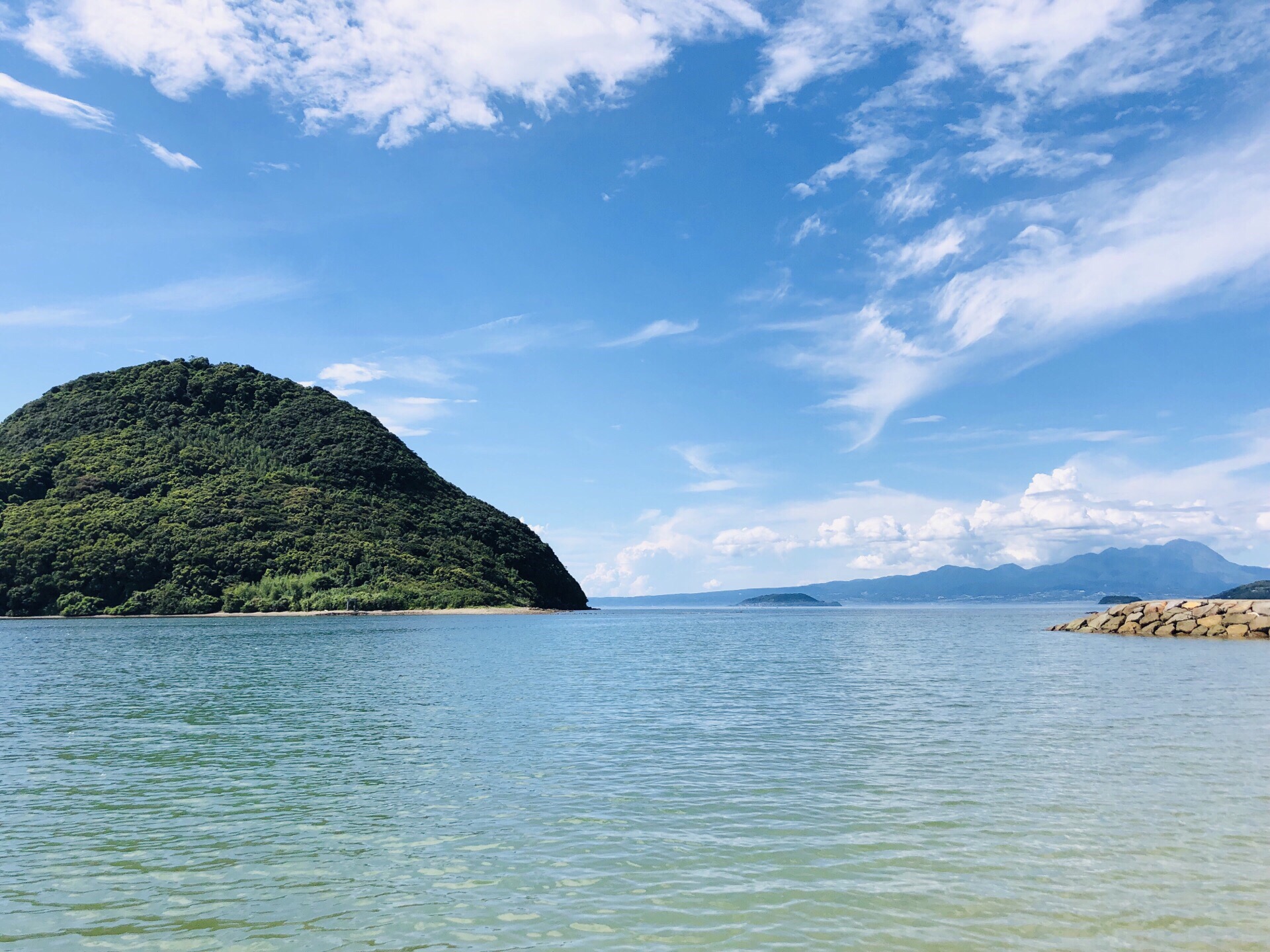 「樋合海水浴場」 （パールサンビーチ）  位於熊本縣上天草市 是離熊本市內最近的沙灘，所以每到夏季會