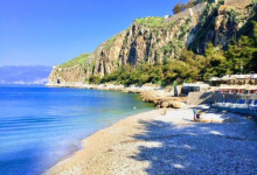 阿尔瓦尼蒂亚海滩景点图片