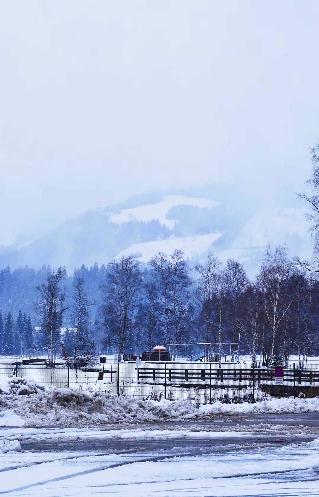 #奥地利🇦🇹，雪季探秘#12月，对于奥地利基茨比厄尔山的人来说，这里就是一个滑雪的狂欢节。也许奥地利