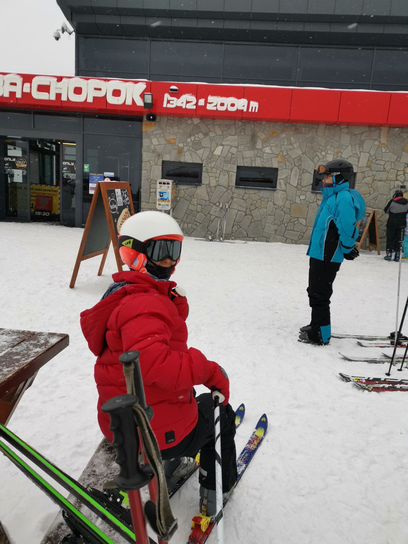 滑雪胜地斯洛伐克国家雪场 三天的时间感觉不够，刺激又好玩，人山人海 不论是要学习滑雪，还是提高技巧，