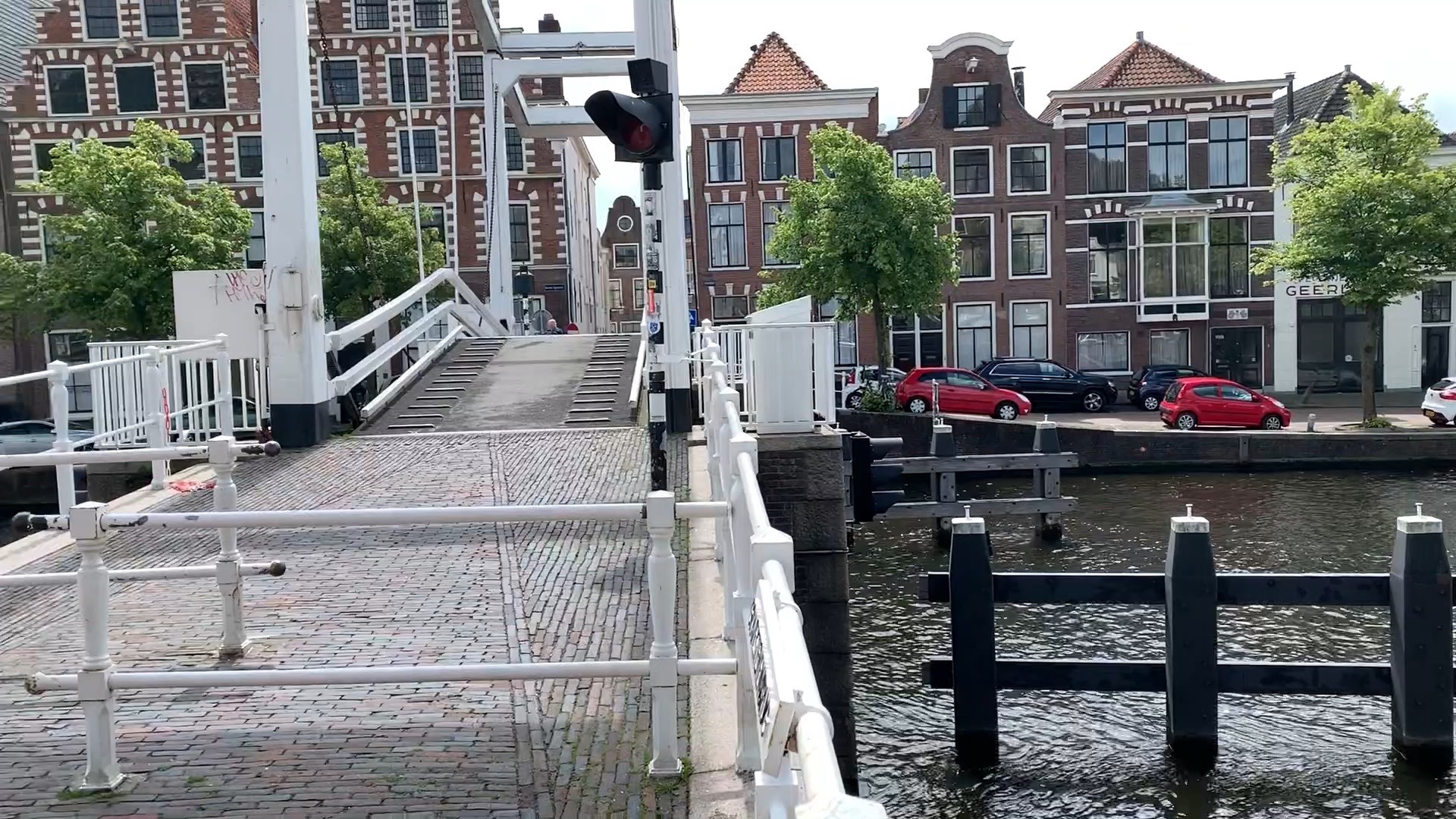 可以很舒服骑自行车的小城，离阿姆斯特丹，10分钟火车。