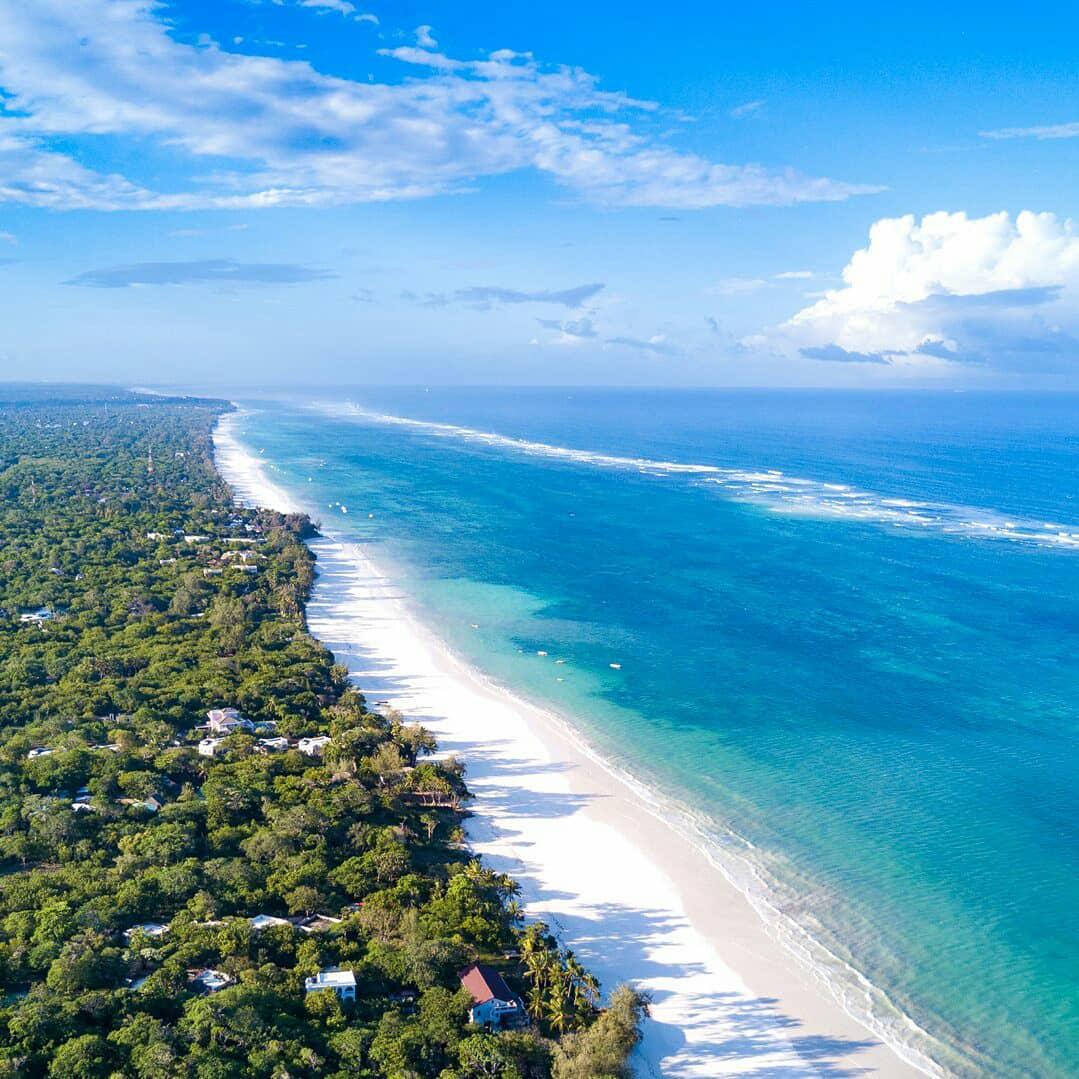 海滨度假之，拥有完美海景的Diani Beach（迪亚尼海滩）  在印度洋海岸有一片优美的度假胜地，