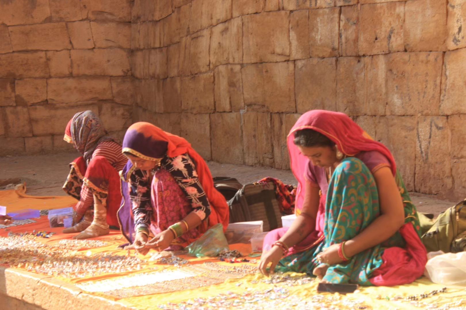黄金城市杰伊瑟尔梅尔（Jaisalmer），位于拉贾斯坦邦的塔尔沙漠（Thar）边缘，距巴基斯坦10