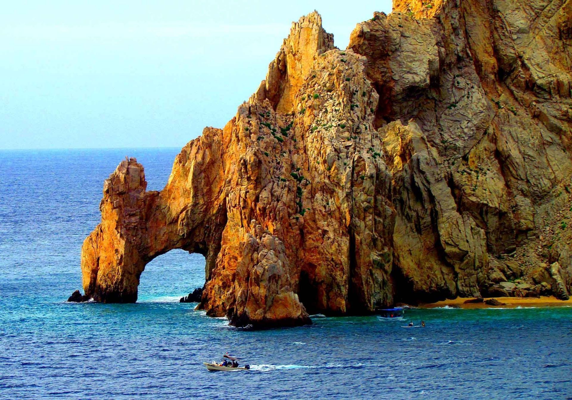 卡波圣卢卡斯的拱门(The Arch of Cabo San Lucas)是卡波圣卢卡斯南端的独特岩