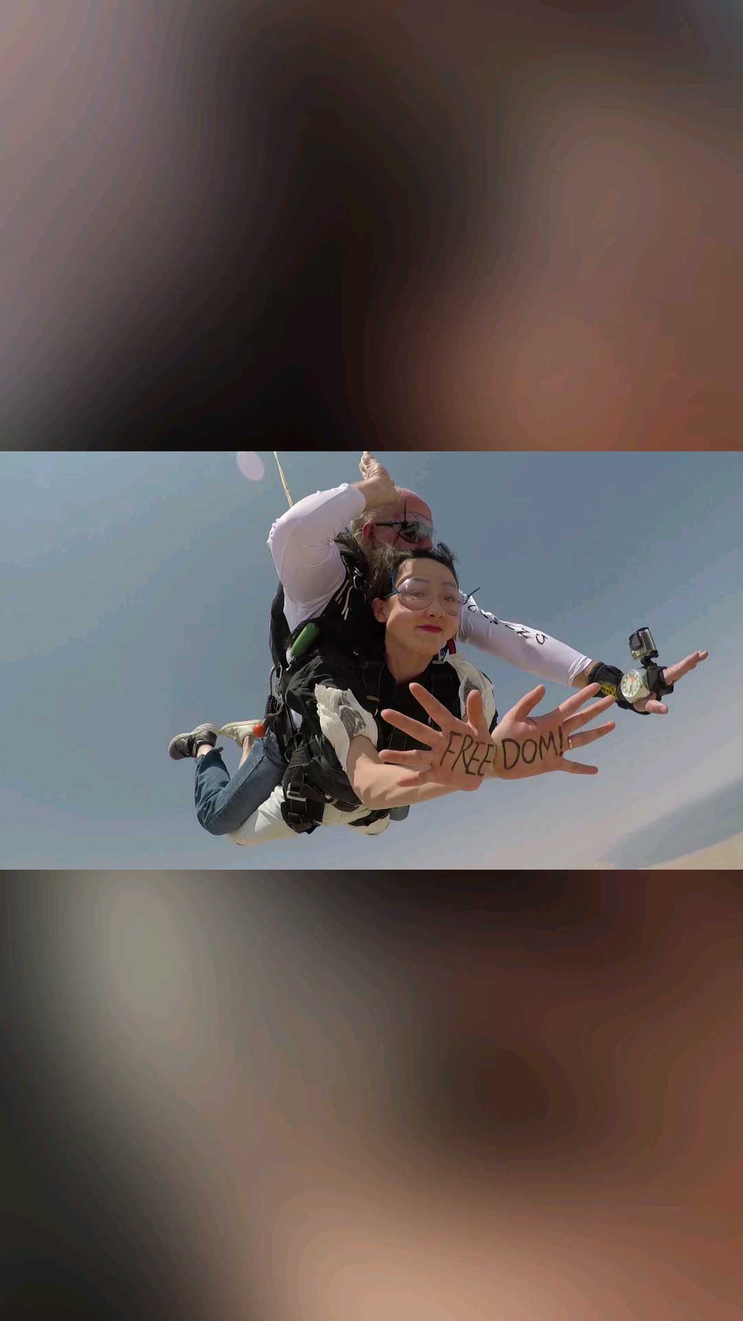 在纳米比亚跳伞是怎样的体验 人类最大的恐惧莫过于面对未知，第一次在新西兰皇后镇跳伞时感受到的都是恐惧