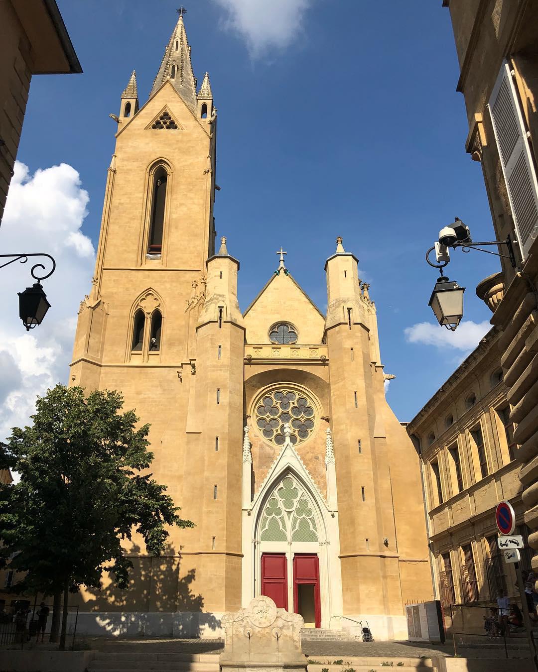 马耳他圣若望教堂——平行线的交汇  想起欧洲，我第一个反应就是教堂。于是努力攒钱的我，来到了马耳他圣