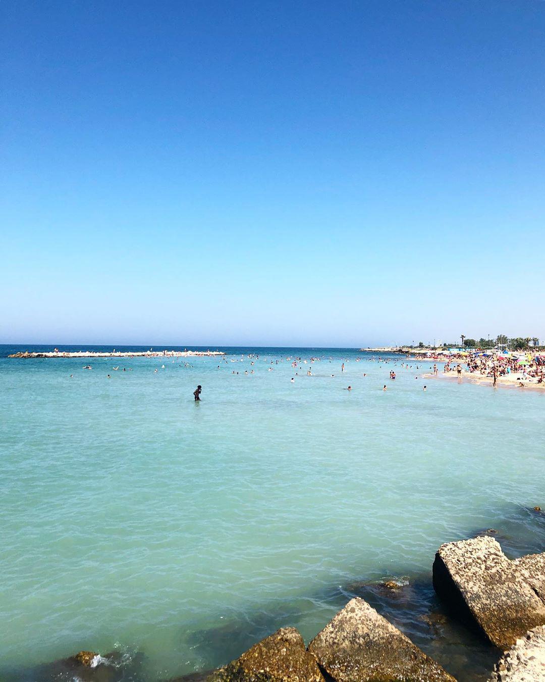 美丽的海滩  意大利是一座风景非常优美的国家，来到Pane e Pomodoro Beach之前，我