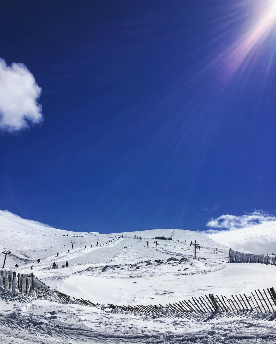 🗻来到苏格兰，纵情享受滑雪和登山的乐趣  🗻我和我的小伙伴是冬天来这里，我在山脚下看这里，真的太漂亮