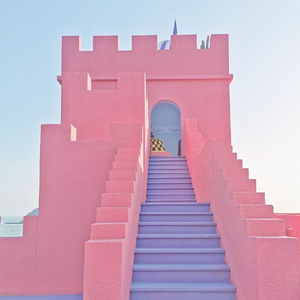 西班牙｜｜ La Muralla Roja ｜｜ 红墙  童话城堡●卡尔佩红墙，海天一线，椰子树牵着