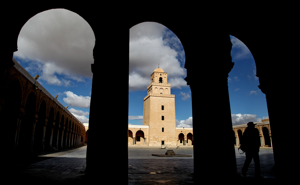 奥克巴清真寺是突尼斯伊斯兰教著名清真寺，世界文化遗产，位于凯鲁万城中心，670年建，历史绝对悠久！是