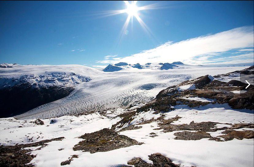 踏上史上稀有的白色海洋  哈丁冰原是世界上仅存的四大冰原之一，作为一个极度喜欢冬天的人来说，是非常向