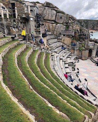 悬崖边的鬼斧神工 ——米纳克剧场 *景点介绍* 在我看来，米纳克剧场绝对算得上是世界上最巍巍壮观的建
